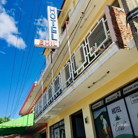 Hotel Emil Tequila Kültér fotó