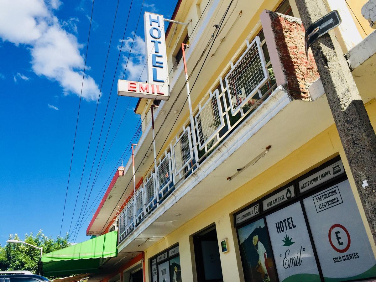 Hotel Emil Tequila Kültér fotó